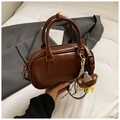 Bolso bandolera chic en cuero sintético marrón oscuro con lindo oso de peluche diario - Marrón (Con Colgante)