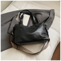 Bolso tote negro grande de cuero PU con correa ancha de tejido colorido de estilo étnico - Negro / Grande