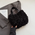Schicke schwarze Plüsch-Eimertasche mit Ledergriffen im minimalistischen Herbst-Stil - Schwarz