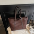 Grand sac cabas en cuir tressé marron foncé avec un design minimaliste et élégant - Café sans Pendentif