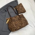 Ensemble sac cabas léopard avec pochette assortie et breloque en perles de bois - Avec Pendentif / Marron