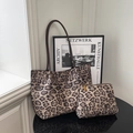 Set borsa tote con stampa leopardata con pochette coordinata e spalline sottili - Senza Ciondolo / Cachi