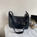 Grand sac hobo noir en similicuir avec bandoulière réglable et détails dorés chic - Sans Pendentif / Noir