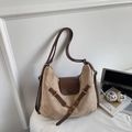 Große khaki und braune Totebag im Leoparden-Stil mit Wildledertextur und Metallring - Khaki