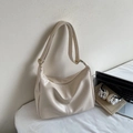 Grand sac hobo blanc crème en similicuir souple avec bandoulière réglable et détails dorés - Sans Pendentif / Blanc Cassé