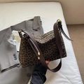Leopard-Print Canvas Tote Bag mit braunem Lederriemen und goldenem Metallreißverschluss - Braun