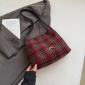 Retro red plaid tweed bucket bag with golden bow and black leather straps - Red