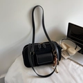 Bolso Boston negro retro con costuras en contraste y colgante de leopardo - Negro (Con Colgante)