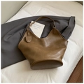 Grande borsa tote vintage marrone in pelle sintetica per il pendolarismo elegante - Cachi