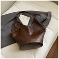 Borsa a secchiello retrò capiente color caffè scuro con finitura in ecopelle - Marrone