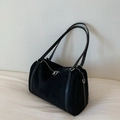 Bolso cilíndrico vintage negro mate con cremalleras plateadas y doble correa - Negro