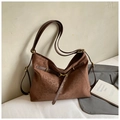 Dunkelbraune Shopper-Tasche mit Leopardenmuster aus Wildleder und Gold-Details - Kaffee ohne Anhänger