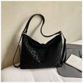 Large capacity tote bag in black leopard print with leather straps and gold buckles - Black without Pendant