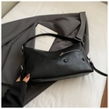 Modische schwarze PU-Leder Schultertasche mit Reißverschlusstasche und Silber-Elementen - Schwarz ohne Anhänger