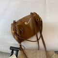 Borsa Boston retrò in camoscio marrone scuro con finiture dorate e tracolla regolabile - Grande / Marrone