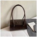 Sac à épaule rétro marron foncé en similicuir avec logo argenté et longue poignée - Café sans Pendentif