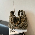 Retro Canvas-Einkaufstasche mit Leopardenmuster, breitem Gurt und großem Volumen - Khaki (Ohne Anhänger)