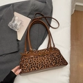 Vintage leopard print shoulder bag with brown leather handles and golden metal buckle - Leopard Brown No Pendant