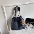 Large capacity black and grey plaid canvas tote bag with adjustable strap and bear charm - Black (With Pendant)