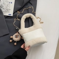 Witte pluche bucket bag met gouden ketting en bruine schaapshanger voor dames - Met Hanger / Broken Wit