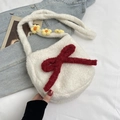 Sac bandoulière en peluche blanche avec nœud rouge et breloques de fleurs jaunes - Blanc Crème (Sans Pendentif)
