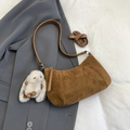 Borsa a spalla retrò in camoscio marrone scuro con grazioso ciondolo a forma di coniglio - Stile Marrone (Con Ciondolo)