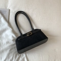 Borsa sottobraccio minimalista in pelle scamosciata nera con fibbia in metallo - Senza Ciondolo / Nero