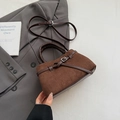 Bolso tipo cubo en ante marrón oscuro con asa superior y correa de hombro ajustable - Marrón