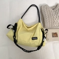 Grand sac cabas jaune en toile avec étiquette fashion et bandoulière en corde rayée - Jaune