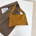 Vintage-Handtasche aus Wildleder in Karamelbraun mit Nieten und Metallösen-Detail - Gelb