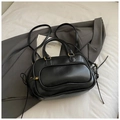 Große schwarze Boston-Tasche aus Leder mit goldenen Beschlägen und Umhängeriemen - Ohne Anhänger / Schwarz