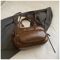 Sac Boston rétro marron foncé en similicuir mat avec poignées et bandoulière - Sans Pendentif / Marron