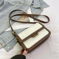 Bolso bandolera elegante de piel sintética blanca y cuero marrón para invierno - Marrón