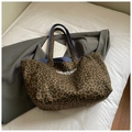 Große Canvas-Tragetasche mit Leopardenmuster, Kunstdruckbuchstaben und blauem Innenfutter - Kaffeebraun
