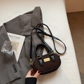 Borsa Boston vintage in pelle scamosciata marrone con finiture nere e dettagli dorati - Senza Ciondolo / Marrone