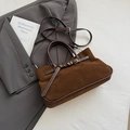 Bolso baguette de ante marrón oscuro con hebilla de cinturón y correa ajustable - Marrón