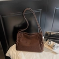 Vintage Umhängetasche aus dunkelbraunem Wildleder für Damen mit großer Kapazität und Logo - Ohne Anhänger / Braun