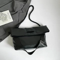 Borsa tote minimalista in pelle PU nera con patta a pieghe e doppia tracolla - Nero