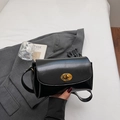 Bolso bandolera de cuero encerado negro con cierre giratorio ovalado dorado - Negro