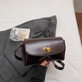 Bolso bandolera vintage marrón oscuro en cuero PU con cierre giratorio dorado y correa - Marrón
