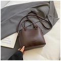 Dark brown lychee pattern leather handbag with adjustable strap for women in 2025 fashion - Coffee (No Pendant)