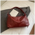 Klassische rote Shopper-Tasche aus glattem Kunstleder für den modischen Stadtpendler - Rot