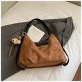 Braune Vintage-Wildleder-Tragetasche mit Cartoon-Kuchen-Stickerei und Plüschbär-Anhänger - Schwarz und Braun (Mit Anhänger)