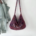 Borsa hobo in peluche colorato con ricamo fun fun party e consistenza morbida a frange - Viola Bacca