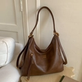Retro large capacity dark brown hobo shoulder bag with elegant gold hardware - Brown No Pendant