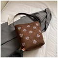 Sac seau en similicuir marron avec broderies de flocons de neige blanches - Marron