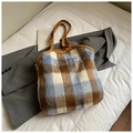 Braune und blaue Karo-Woll-Tote-Bag mit Bonne journée Bestickung für den Winter - Blau Kariert