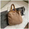 Vintage Strick-Einkaufstasche mit Bonne Journée Stickerei und gemütlichem Plüschfutter - Houndstooth