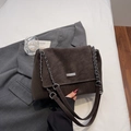 Vintage dunkelbraune matte Schultertasche mit Silberkette und Metall-Logo-Schild - Ohne Anhänger / Kaffeebraun