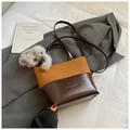Bolso cubo retro en bloques de color con un lindo colgante de conejo de peluche - Marrón (Con Colgante)